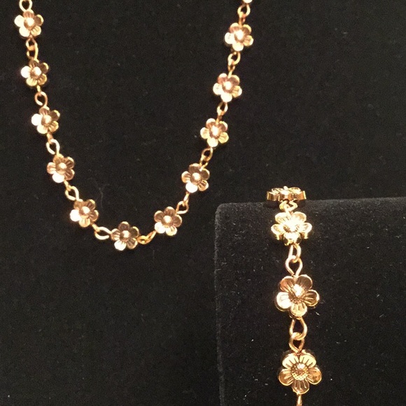 Trio: Copper Daisy Jewelry. Matching Pieces. - Picture 4 of 4